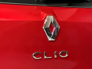 Used 2015 Renault Clio Dynamique Medianav Red - Interior and Exterior details 16