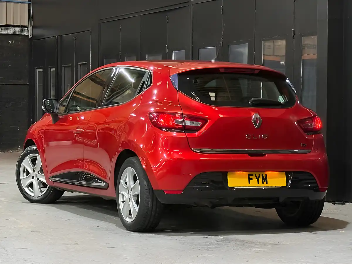 Used 2015 Renault Clio Dynamique Medianav Red - Interior and Exterior details 5