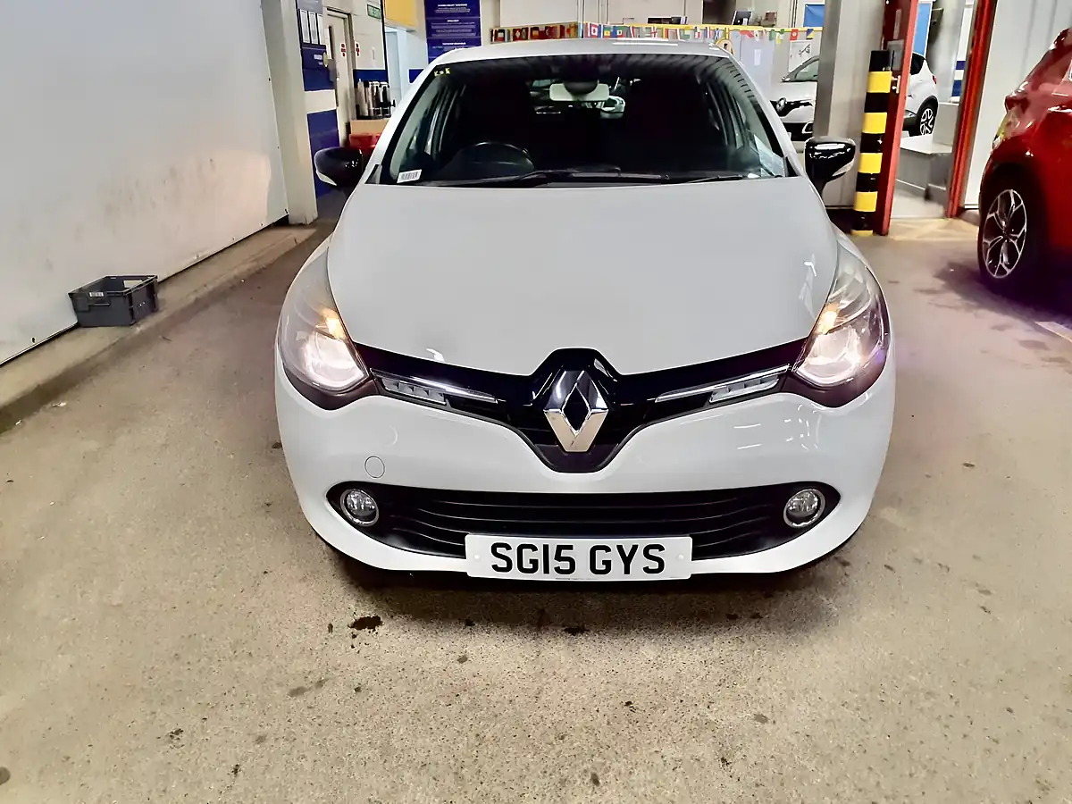 Used 2015 Renault Clio Dynamique Medianav White - Interior and Exterior details 2