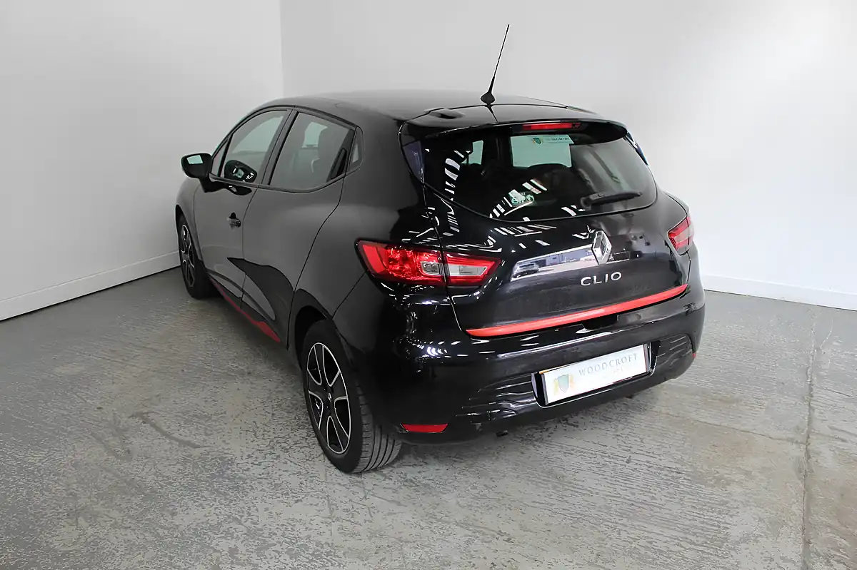 Used 2015 Renault Clio Dynamique Nav Black - Interior and Exterior details 5