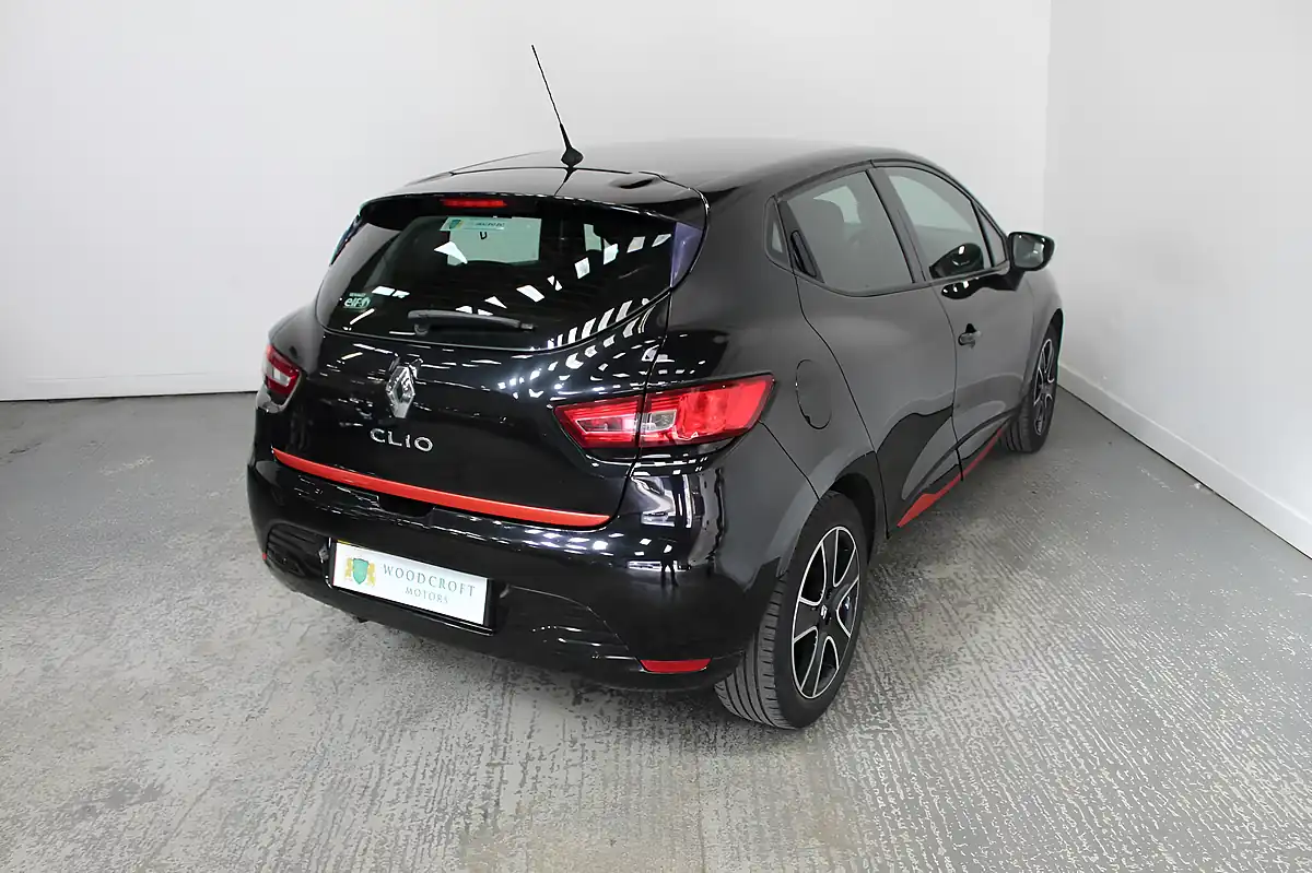 Used 2015 Renault Clio Dynamique Nav Black - Interior and Exterior details 6