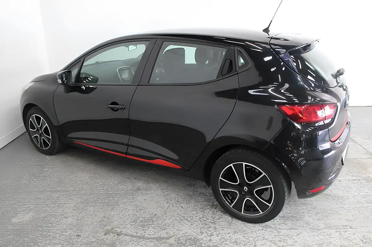 Used 2015 Renault Clio Dynamique Nav Black - Interior and Exterior details 7