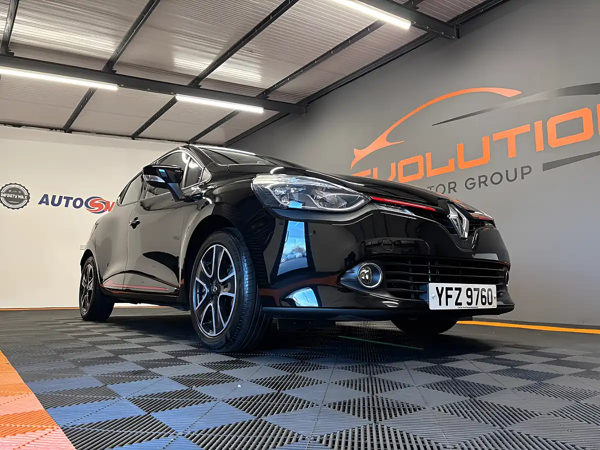 Used 2015 Renault Clio Dynamique Nav Black - Interior and Exterior details 10