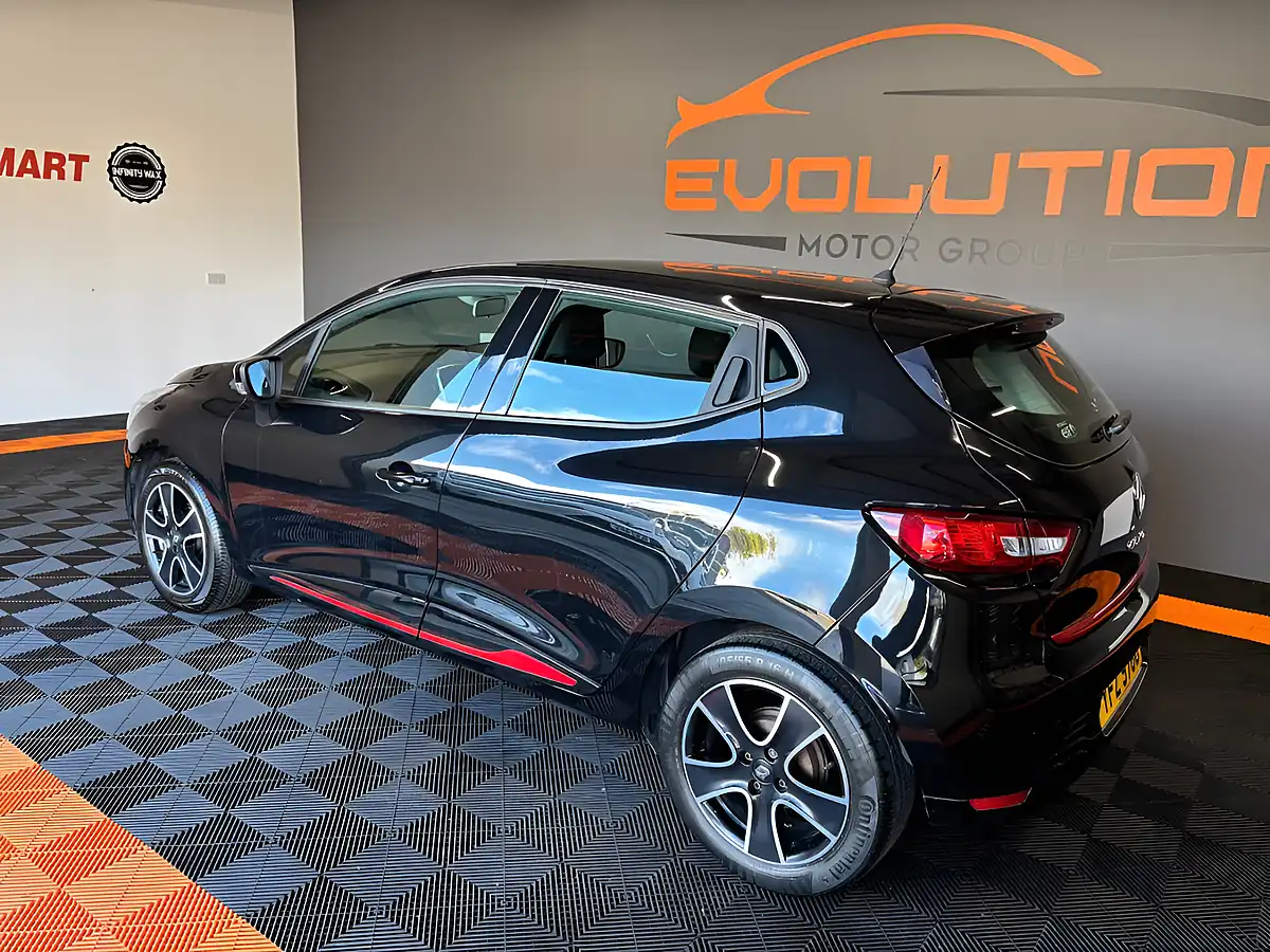 Used 2015 Renault Clio Dynamique Nav Black - Interior and Exterior details 3