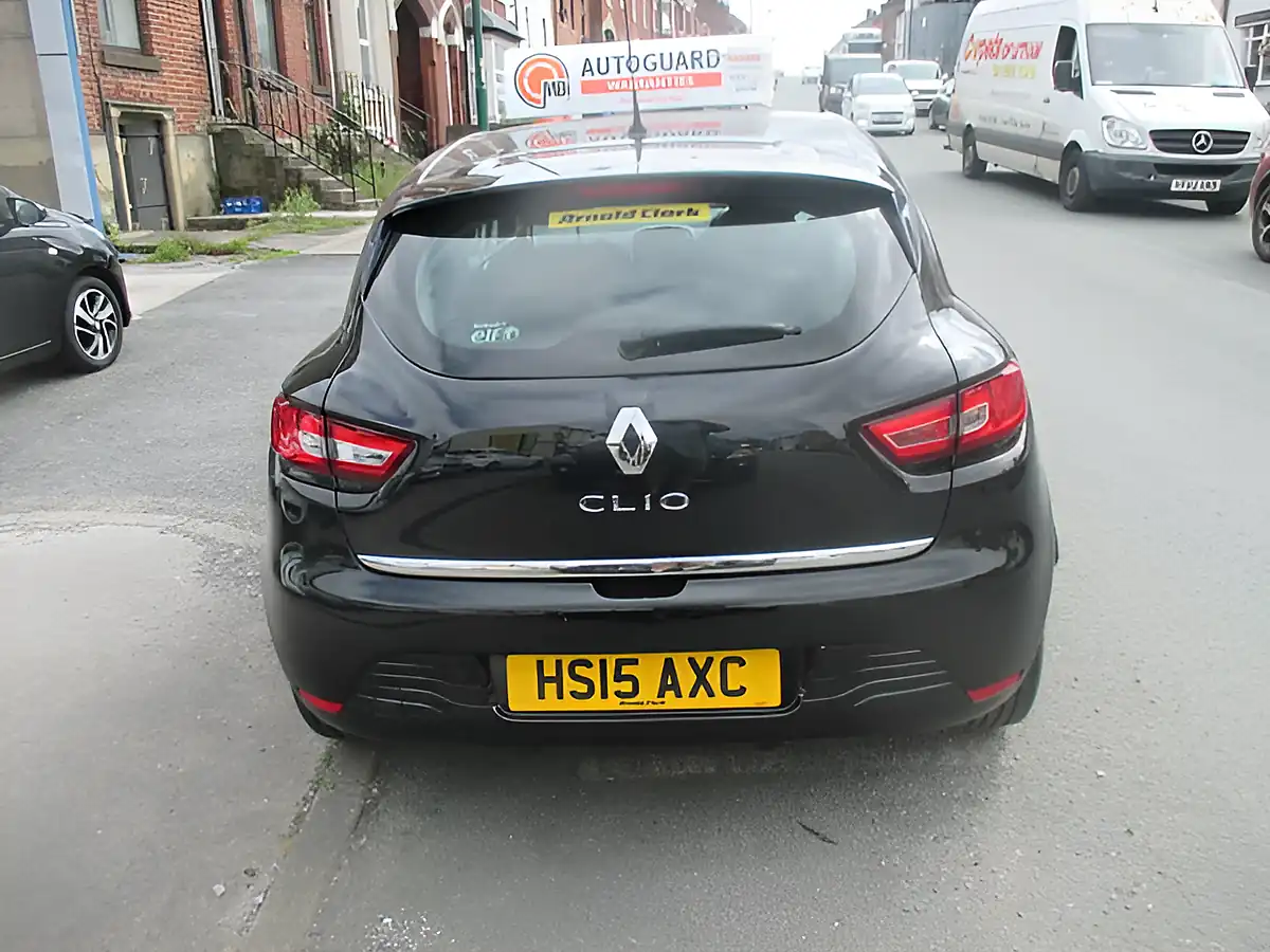 Used 2015 Renault Clio Dynamique Nav Black - Interior and Exterior details 3