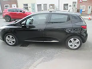Used 2015 Renault Clio Dynamique Nav Black - Interior and Exterior details 4