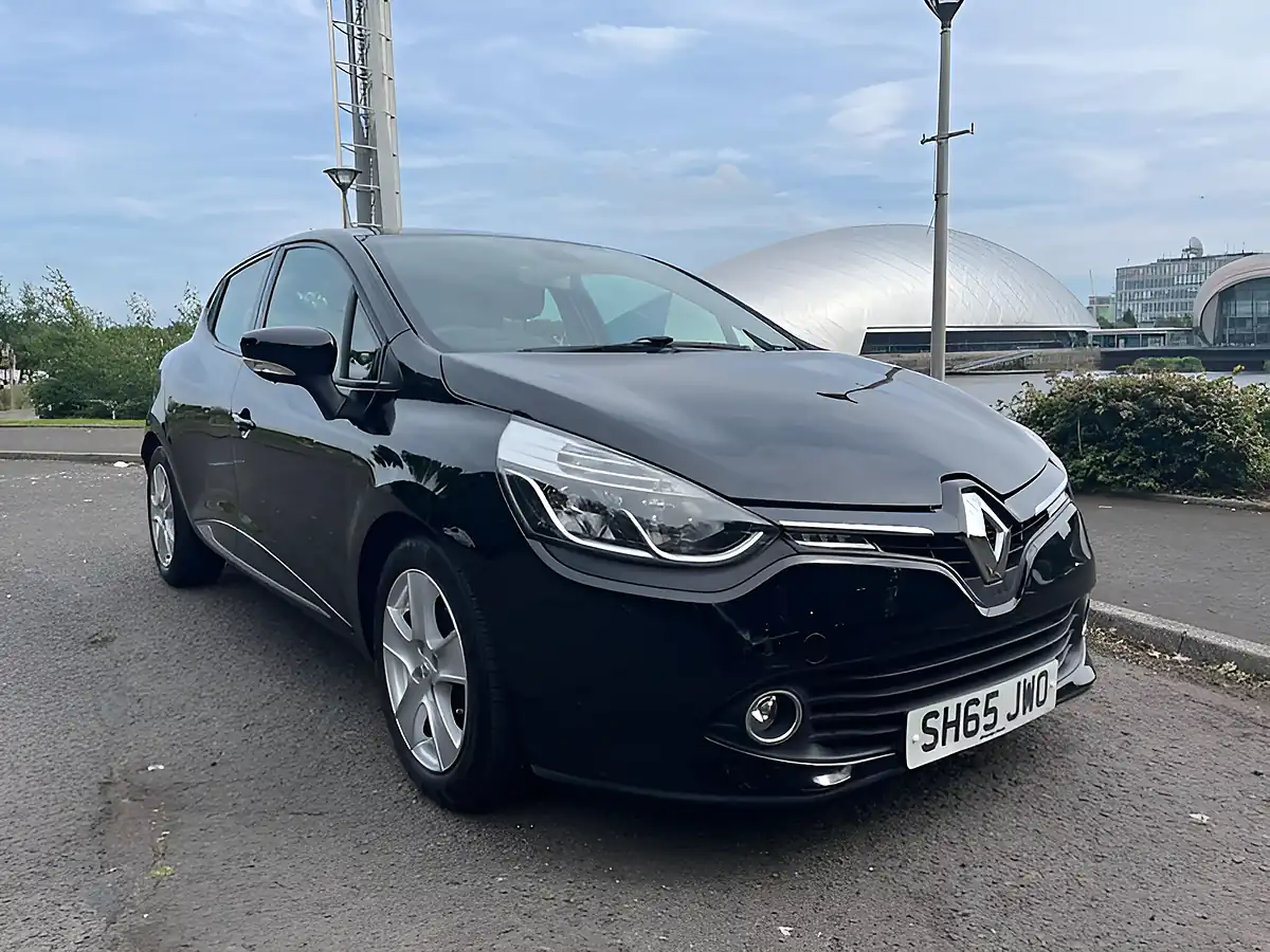 Used 2015 Renault Clio Dynamique Nav Black - Front View