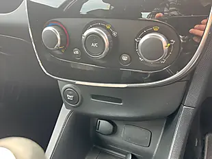 Used 2015 Renault Clio Dynamique Nav Black - Interior and Exterior details 15