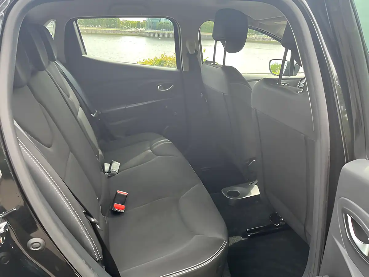Used 2015 Renault Clio Dynamique Nav Black - Interior and Exterior details 18