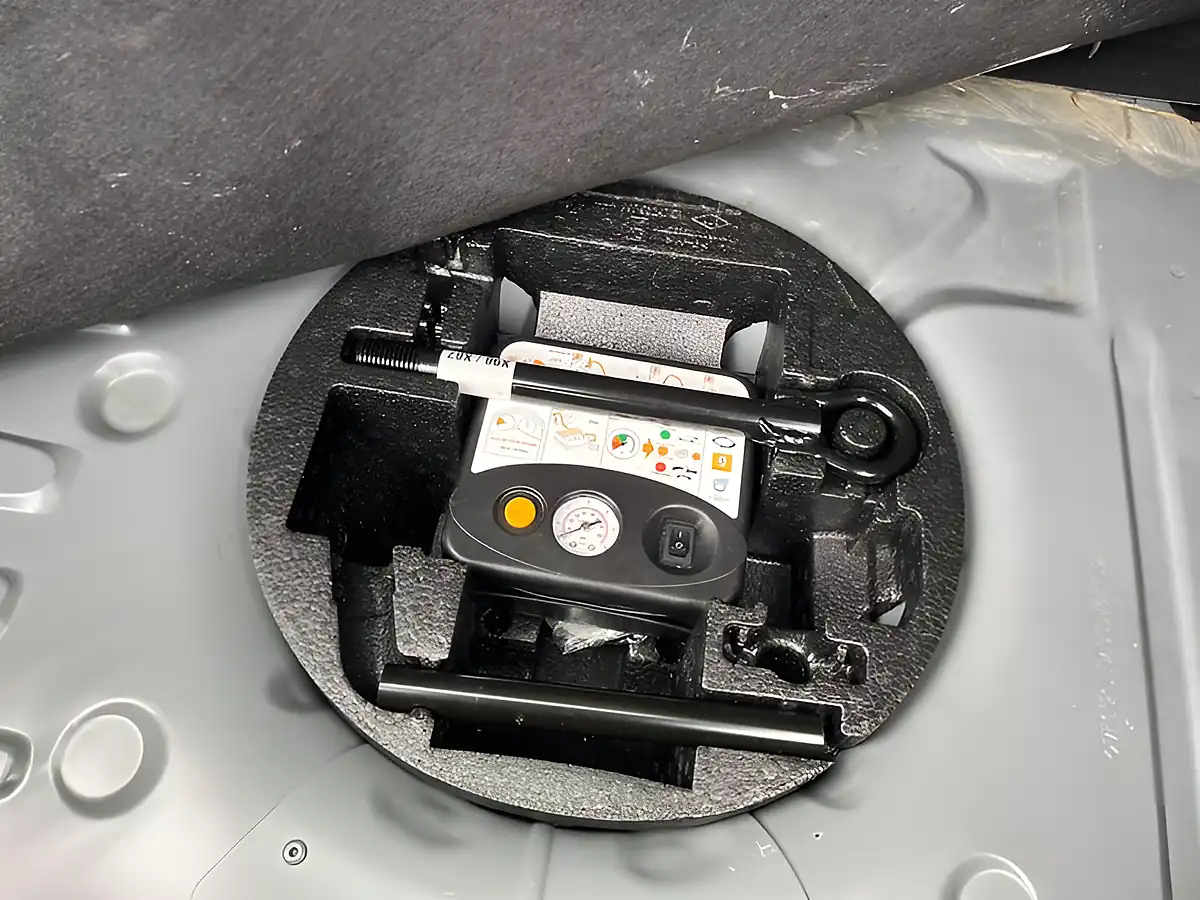 Used 2015 Renault Clio Dynamique Nav Black - Interior and Exterior details 20