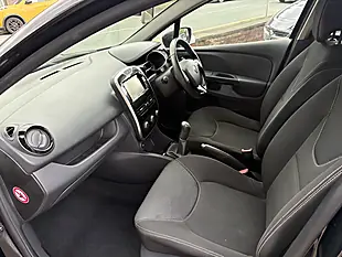 Used 2015 Renault Clio Dynamique Nav Black - Interior and Exterior details 4