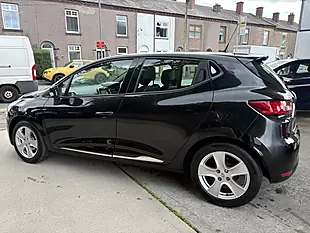 Used 2015 Renault Clio Dynamique Nav Black - Interior and Exterior details 6