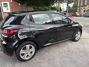 Used 2015 Renault Clio Dynamique Nav Black - Interior and Exterior details 7
