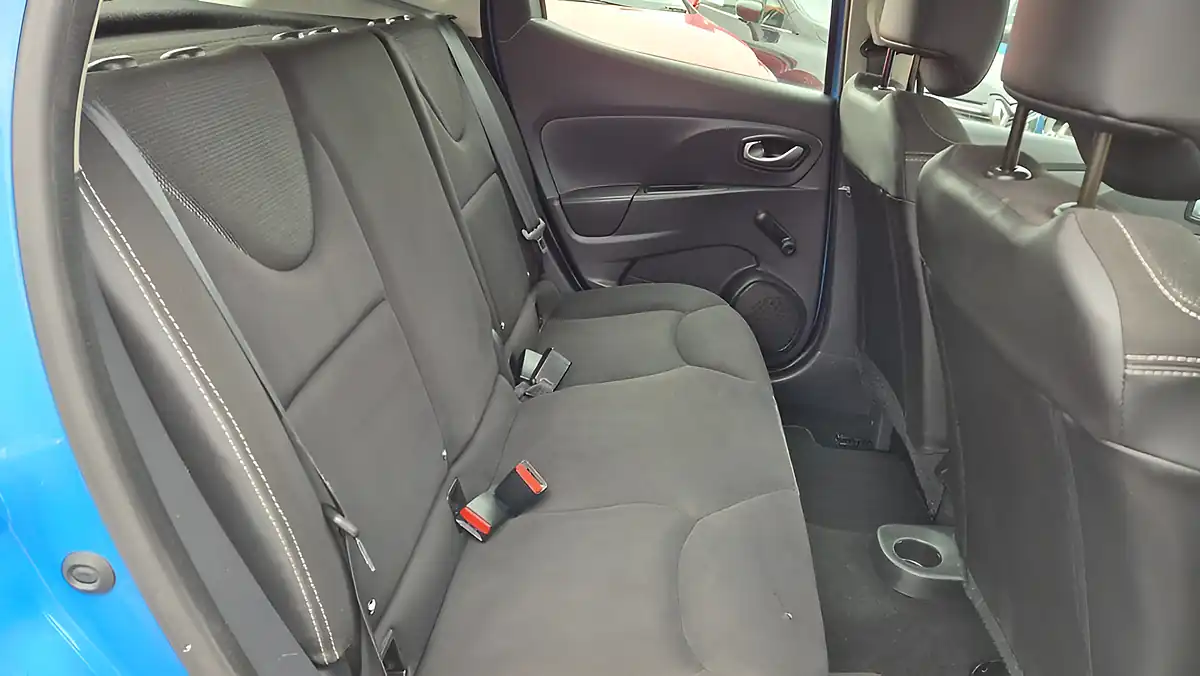 Used 2015 Renault Clio Dynamique Nav French Blue - Interior and Exterior details 13