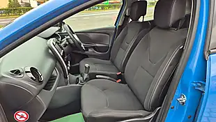 Used 2015 Renault Clio Dynamique Nav French Blue - Interior and Exterior details 16