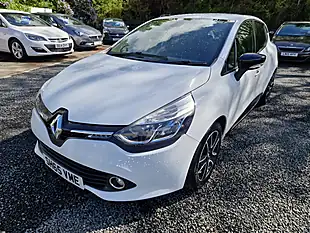 Used 2015 Renault Clio Dynamique Nav Glacier White - Interior and Exterior details 3