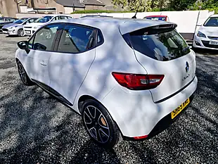Used 2015 Renault Clio Dynamique Nav Glacier White - Interior and Exterior details 5