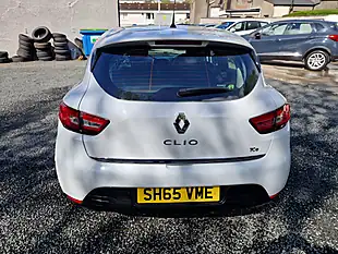 Used 2015 Renault Clio Dynamique Nav Glacier White - Interior and Exterior details 6