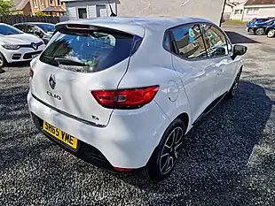 Used 2015 Renault Clio Dynamique Nav Glacier White - Interior and Exterior details 7