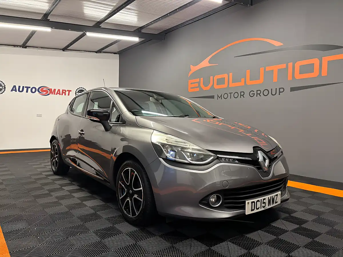 Used 2015 Renault Clio Dynamique Nav Grey - Interior and Exterior details 4