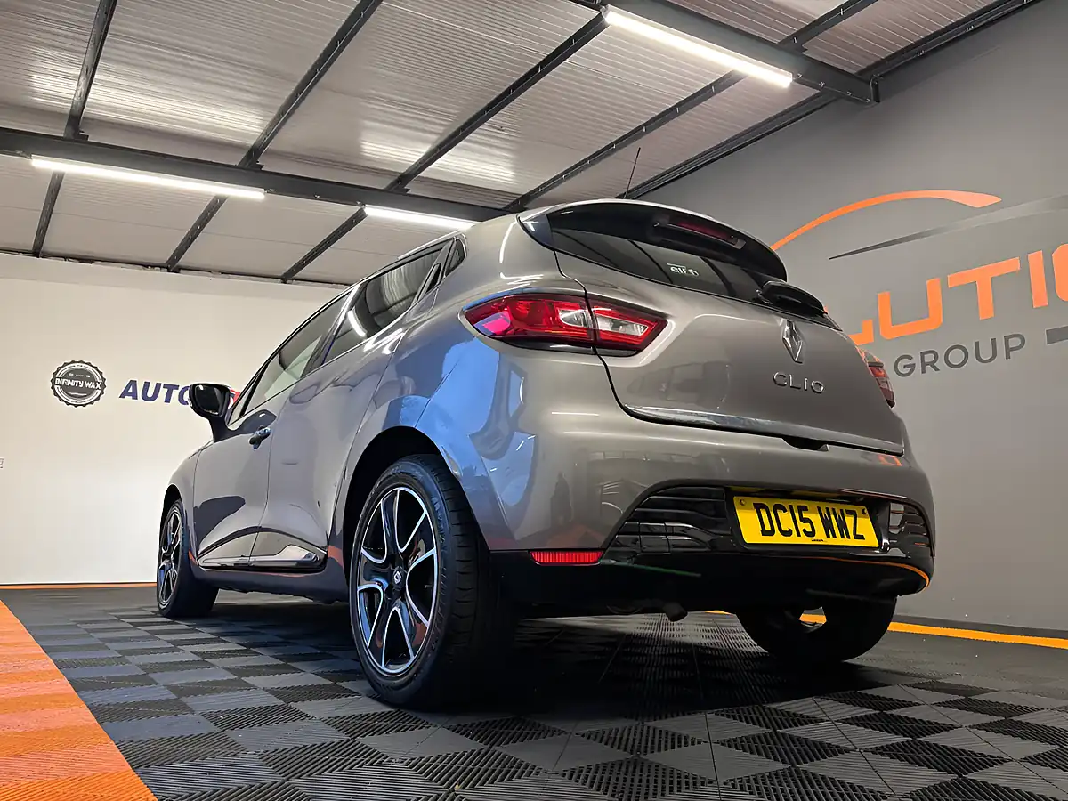 Used 2015 Renault Clio Dynamique Nav Grey - Interior and Exterior details 6