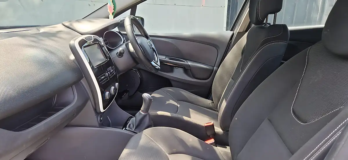 Used 2015 Renault Clio Dynamique Nav Grey - Interior and Exterior details 13