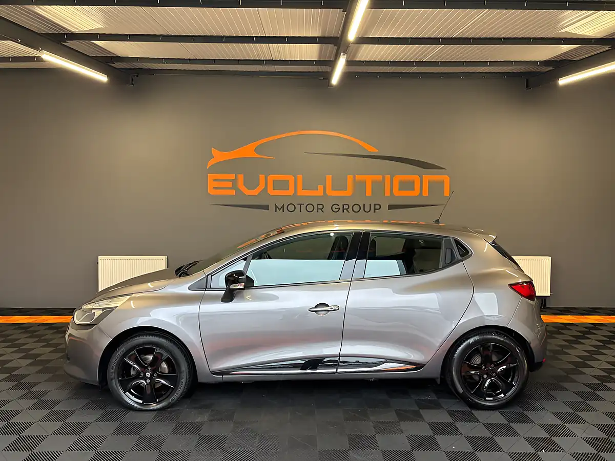 Used 2015 Renault Clio Dynamique Nav Grey - Interior and Exterior details 2