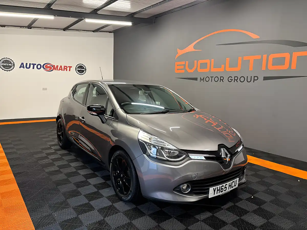 Used 2015 Renault Clio Dynamique Nav Grey - Interior and Exterior details 8