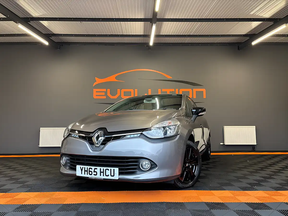 Used 2015 Renault Clio Dynamique Nav Grey - Interior and Exterior details 9