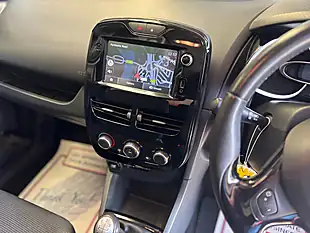 Used 2015 Renault Clio Dynamique Nav Red - Interior and Exterior details 13