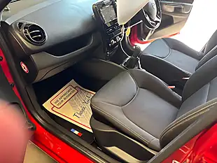 Used 2015 Renault Clio Dynamique Nav Red - Interior and Exterior details 17