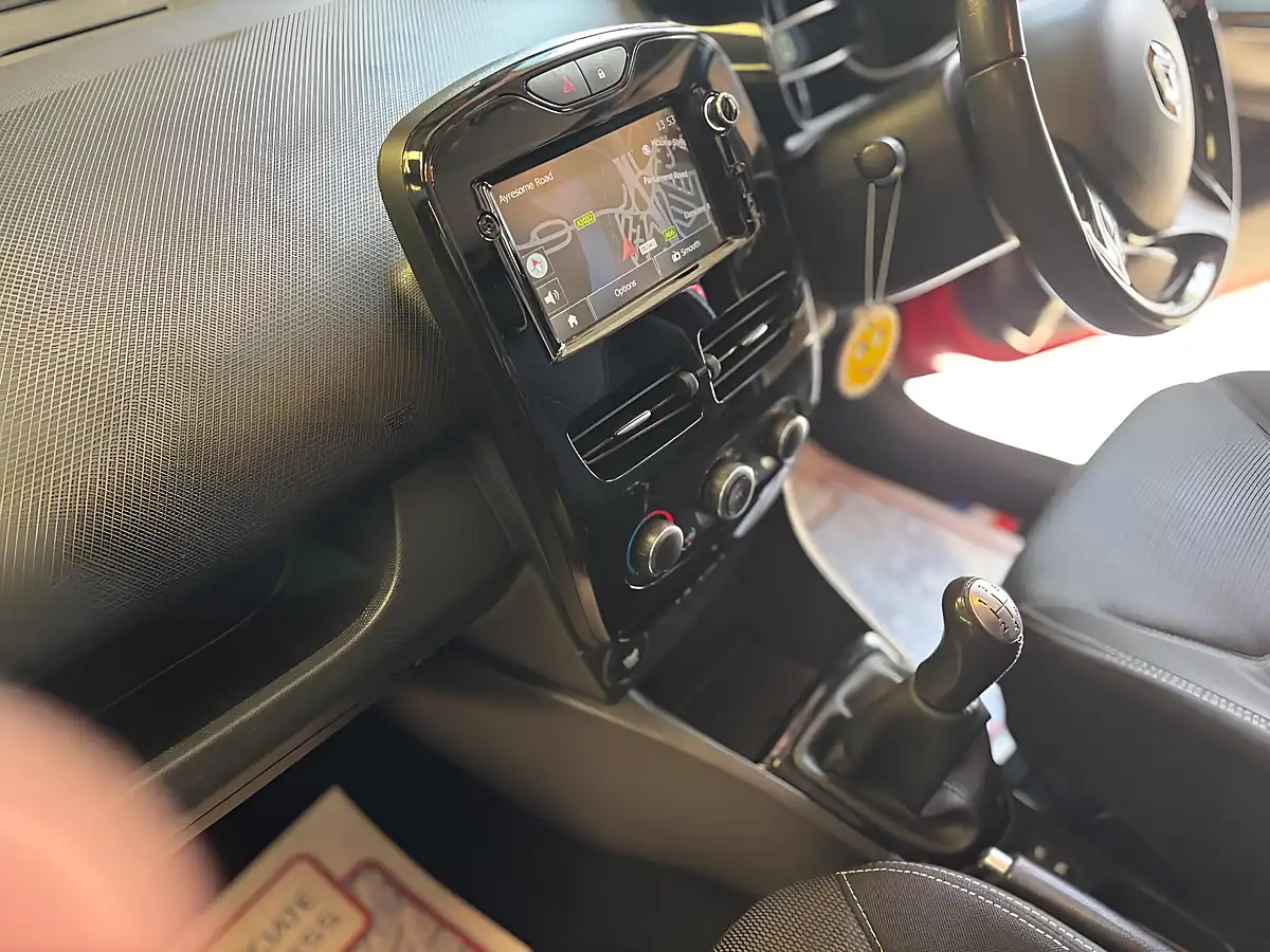 Used 2015 Renault Clio Dynamique Nav Red - Interior and Exterior details 19