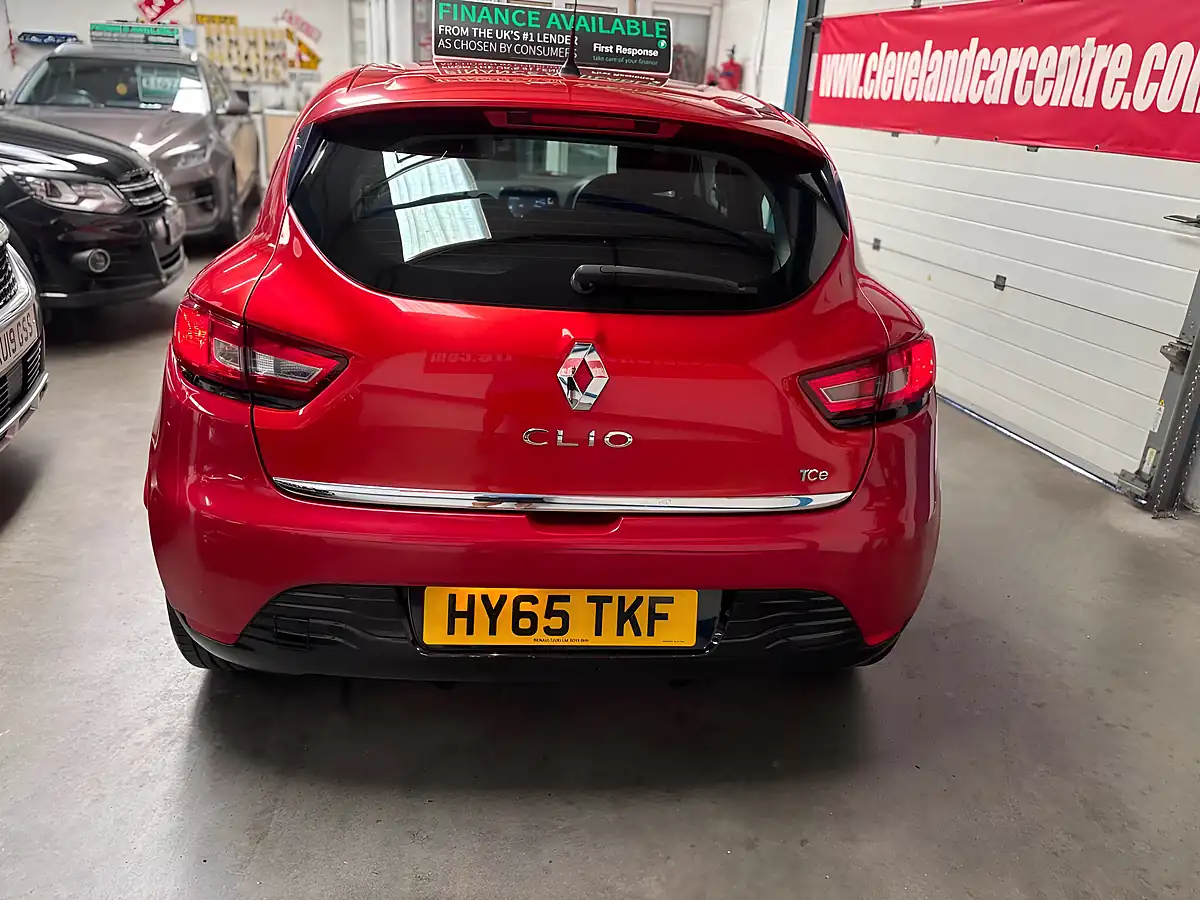 Used 2015 Renault Clio Dynamique Nav Red - Interior and Exterior details 3