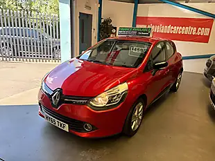 Used 2015 Renault Clio Dynamique Nav Red - Interior and Exterior details 9