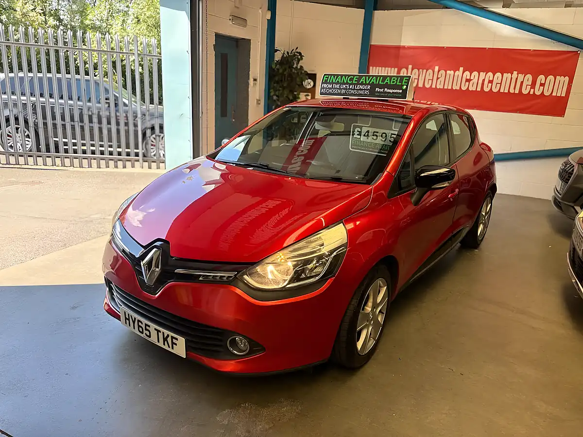 Used 2015 Renault Clio Dynamique Nav Red - Interior and Exterior details 9