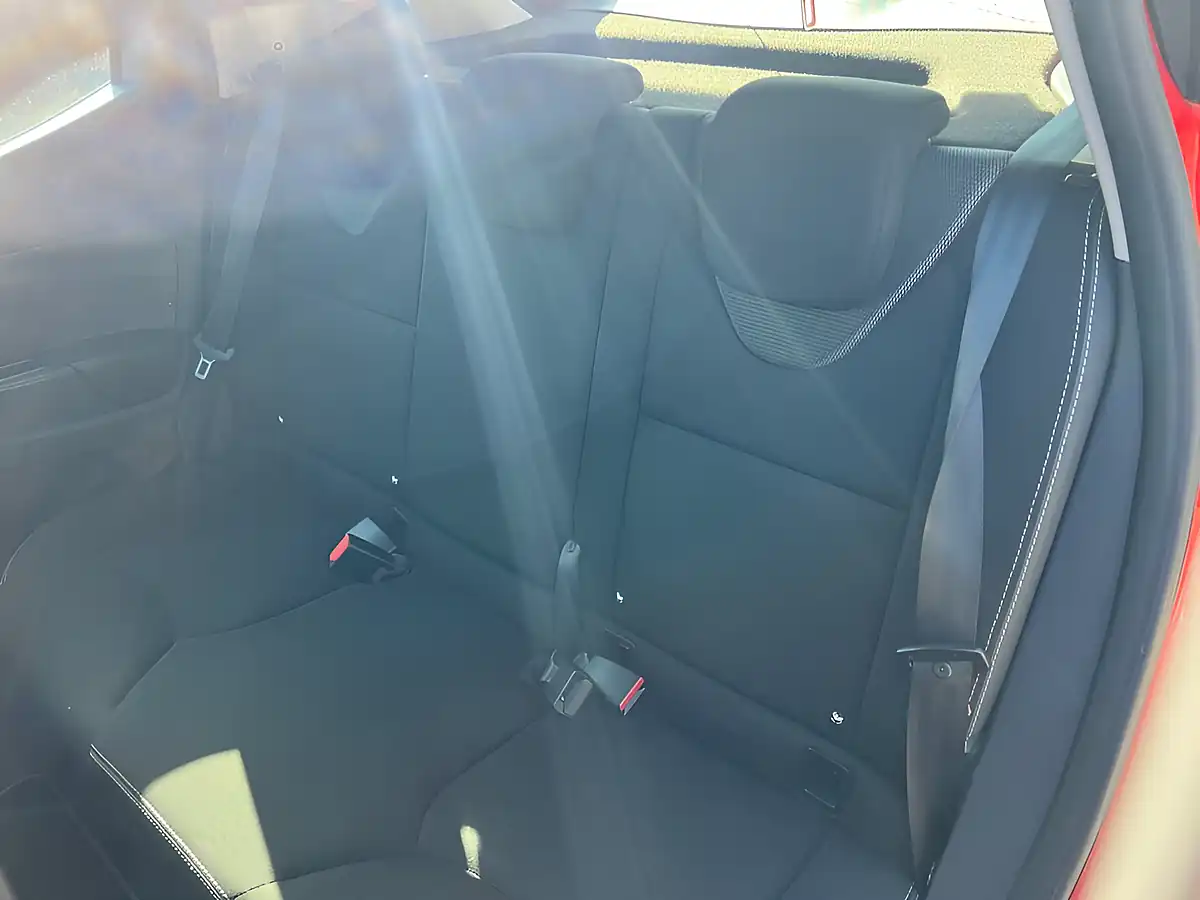 Used 2015 Renault Clio Dynamique Nav Red - Interior and Exterior details 14