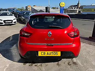 Used 2015 Renault Clio Dynamique Nav Red - Interior and Exterior details 5