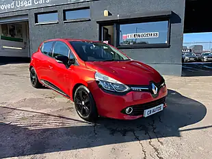 Used 2015 Renault Clio Dynamique Nav Red - Interior and Exterior details 9