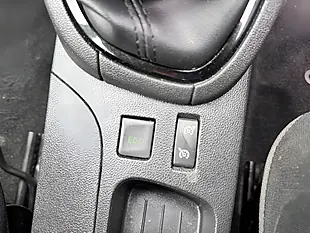 Used 2015 Renault Clio Dynamique Nav Red - Interior and Exterior details 10