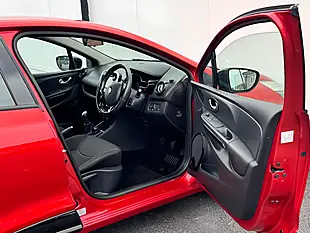 Used 2015 Renault Clio Dynamique Nav Red - Interior and Exterior details 4