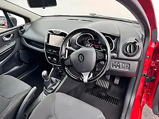 Used 2015 Renault Clio Dynamique Nav Red - Interior and Exterior details 6