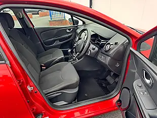 Used 2015 Renault Clio Dynamique Nav Red - Interior and Exterior details 7