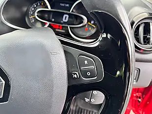 Used 2015 Renault Clio Dynamique Nav Red - Interior and Exterior details 9