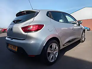 Used 2015 Renault Clio Dynamique Nav Silver - Interior and Exterior details 2