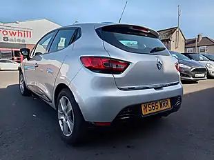 Used 2015 Renault Clio Dynamique Nav Silver - Interior and Exterior details 5