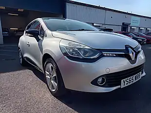 Used 2015 Renault Clio Dynamique Nav Silver - Interior and Exterior details 8