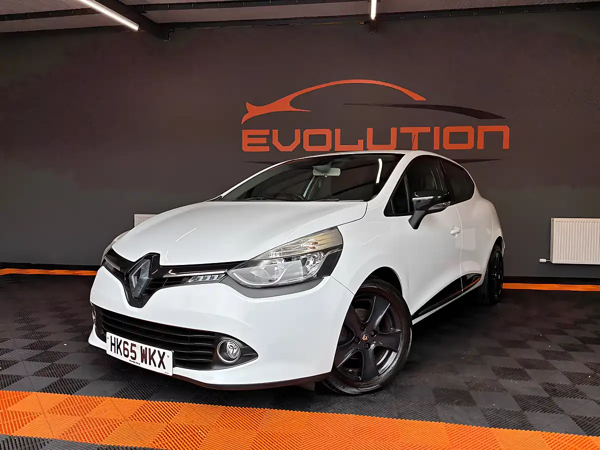 Used 2015 Renault Clio Dynamique Nav White - Interior and Exterior details 13