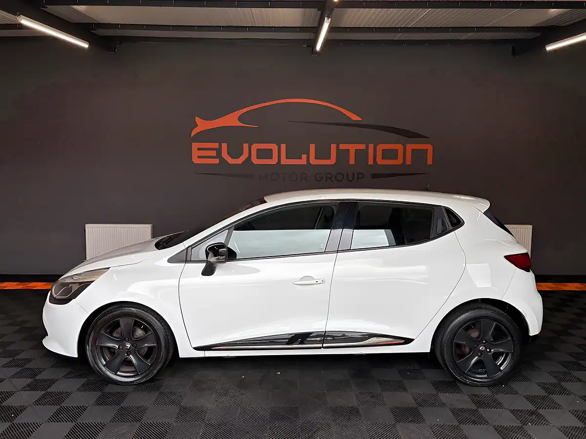 Used 2015 Renault Clio Dynamique Nav White - Interior and Exterior details 2