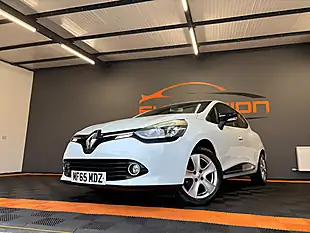 Used 2015 Renault Clio Dynamique Nav White - Interior and Exterior details 9