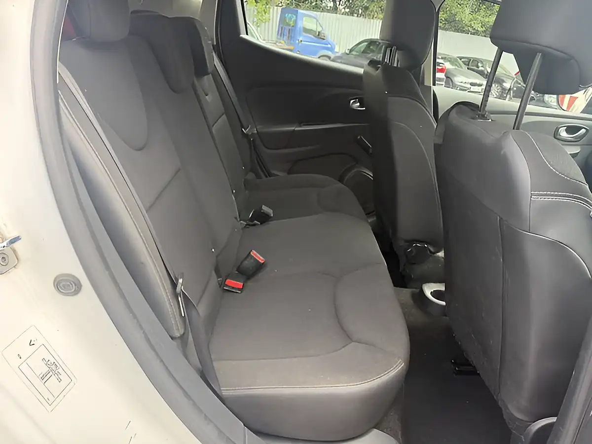 Used 2015 Renault Clio Dynamique Nav White - Interior and Exterior details 13